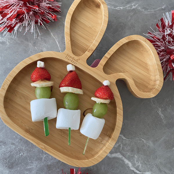 Christmas Grinch Fruit Kebabs – Tidy Tot